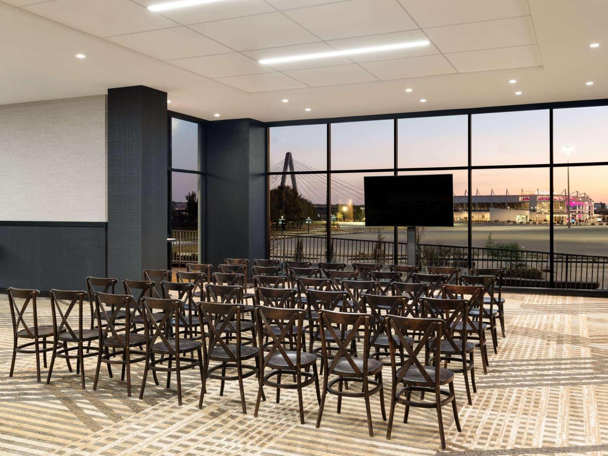 Origin Kansas City Riverfront, A Wyndham Hotel Екстериор снимка